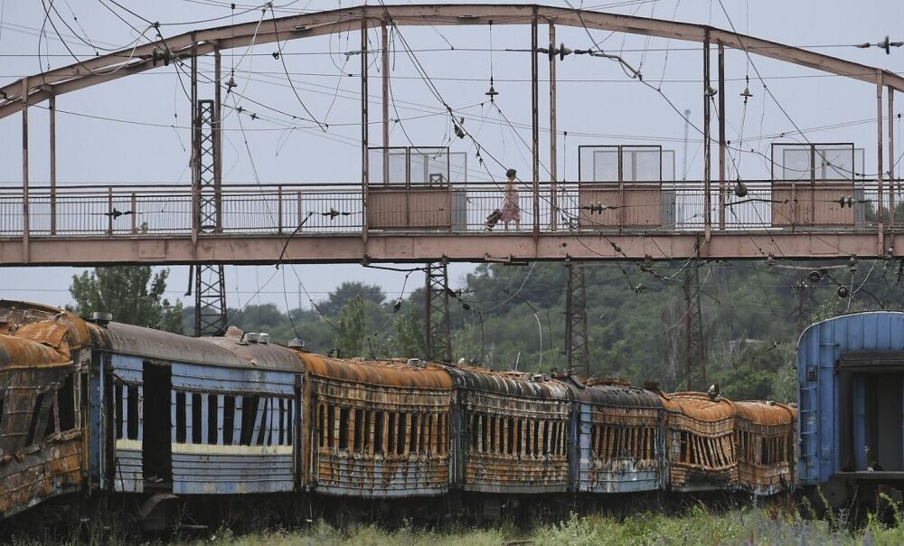 Британские разведчики пояснили, зачем оккупанты строят новую ветку железной дороги в Мариуполь 