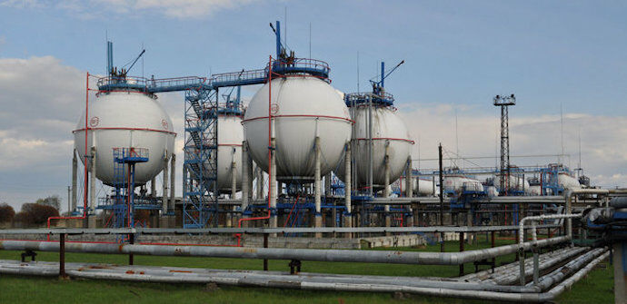 Росія знищила найбільше підприємство з виробництва нафтопродуктів в Україні Росія знищила найбільше підприємство з виробництва нафтопродуктів в Україні