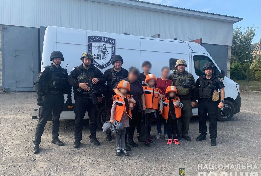 У Сумській області евакуювали 12 дітей з обстрілюваних територій