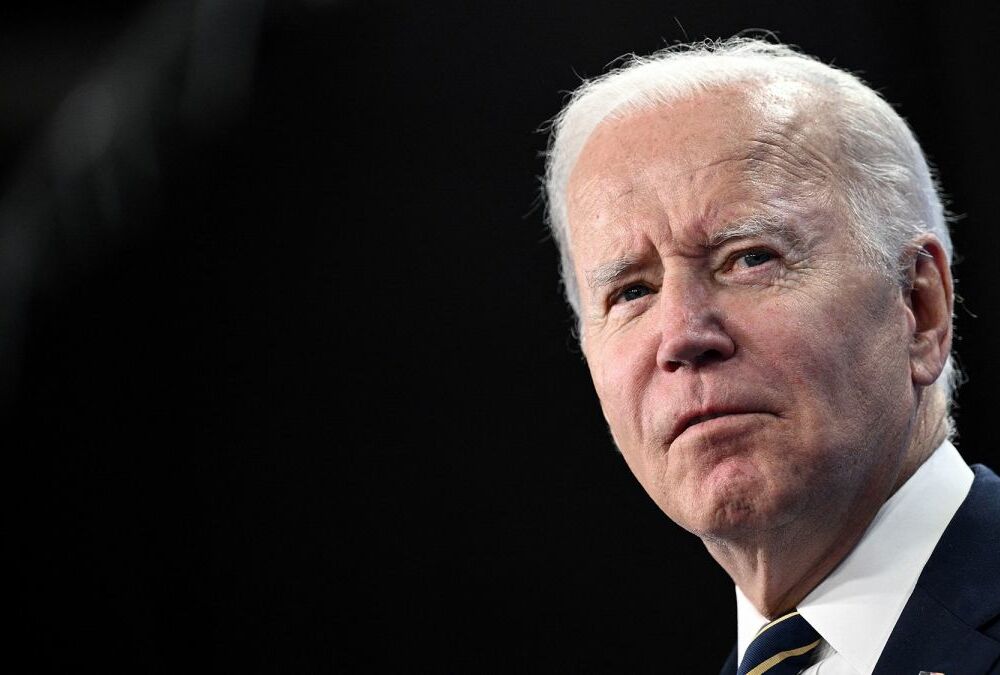 Байден жестко высказался о Путине, назвав его ”помешанным суким сыном”