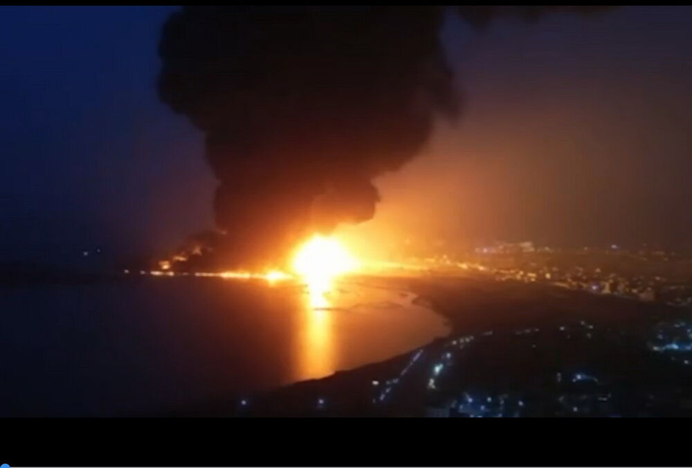 Йеменский порт после удара Израиля серьезно пострадал, но работу не остановил 