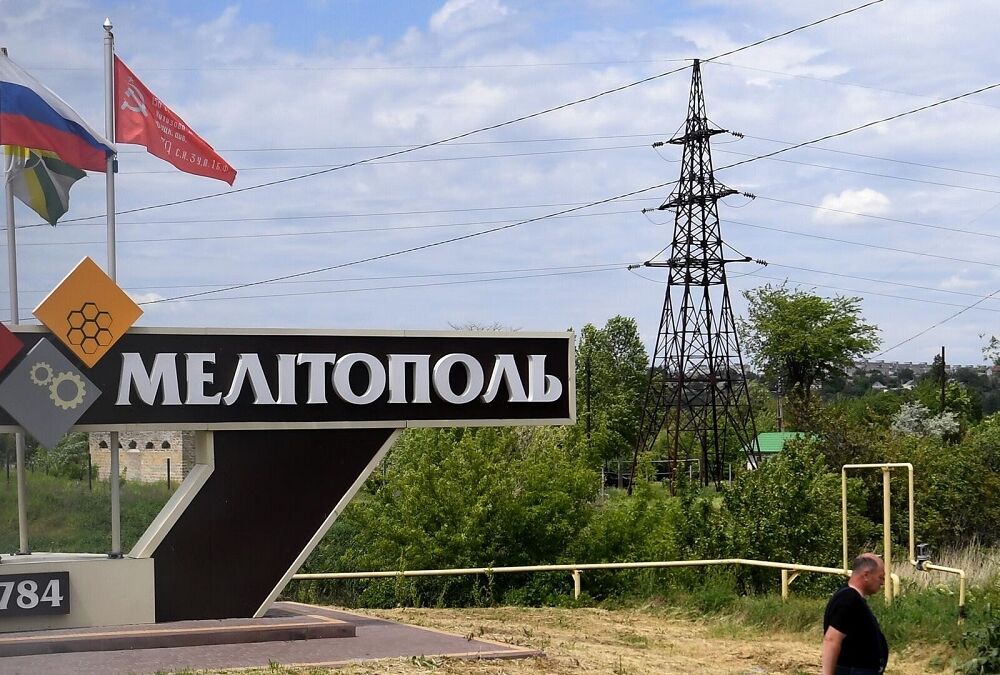 В Мелитополе было слышно два взрыва: мэр рассказал о последствиях для российских захватчиков  В Мелитополе было слышно два взрыва: мэр рассказал о последствиях для российских захватчиков