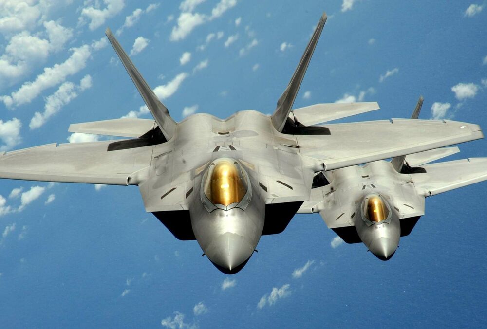 В Польшу доставили американские истребители F-22