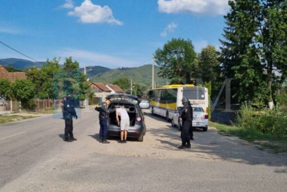 Нападение на пограничников на Закарпатье: в Румынии сообщили, что нашли оружие, которое бросили украинцы