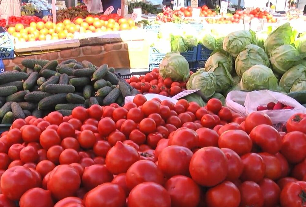 В Україні стрімко дорожчають помідори В Україні стрімко дорожчають помідори