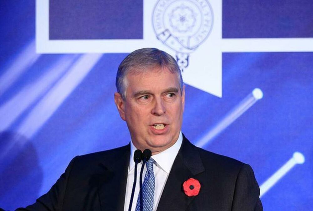 Принц Эндрю остался без воинских званий на фоне секс-скандала 