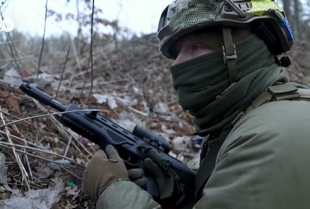 Украина получает меньше оружия, чем просит: в Офисе президента назвали причину 