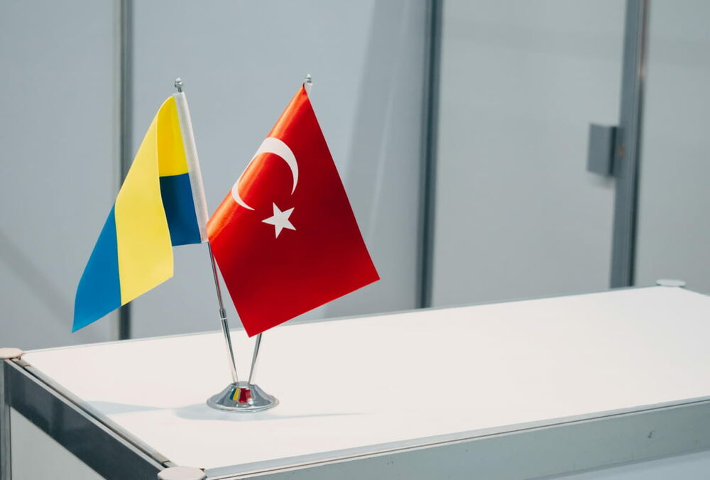 Посол Украины опроверг информацию о передаче Турцией кассетных боеприпасов