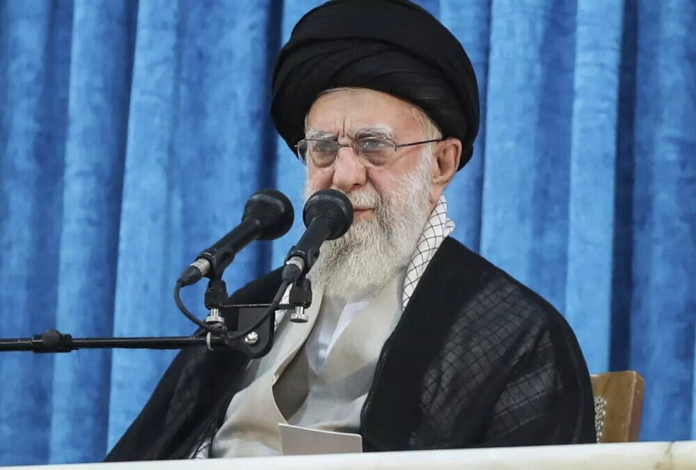 Аятолла Хаменеи заявил, что любые удары США ”будут иметь серьезные последствия”