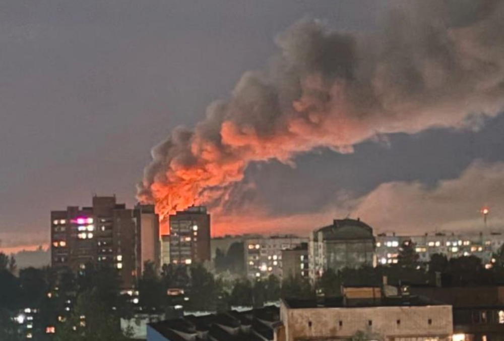 В российском Ярославле произошел масштабный пожар на топливном складе