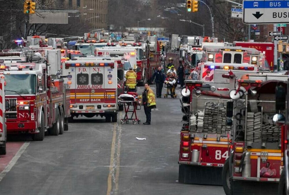 Страшна пожежа в Нью-Йорку: щонайменше 19 людей загинули, 63 отримали поранення