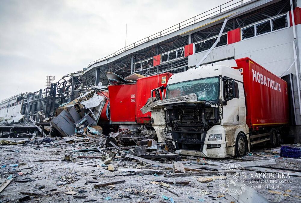 Обстріл ”Нової пошти” під Харковом: ракета влучила в укриття, загинули 2 людини