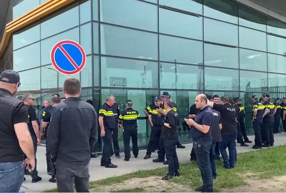 У Грузію летить перший рейс із Москви: владу звинуватили у саботажі набуття статусу кандидата