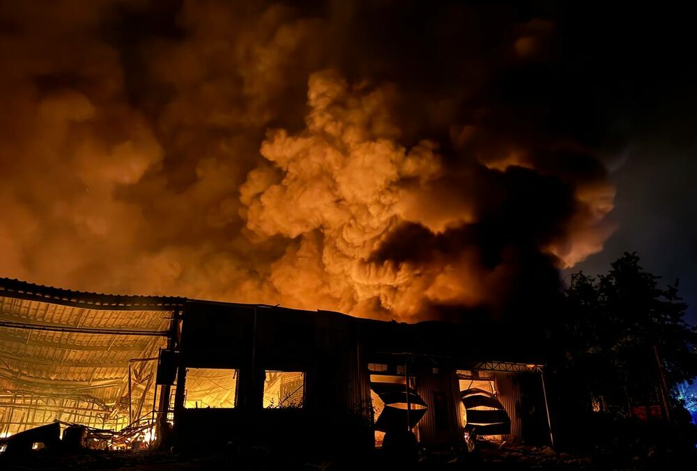 Спасатели показали ужасные фото последствий ракетного удара по Одессе