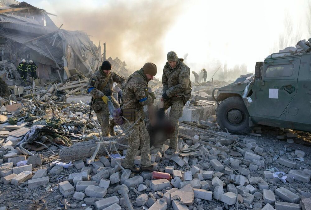 Россия нанесла ракетный удар пол Николаеву: мэр рассказал о жертвах и раненных 