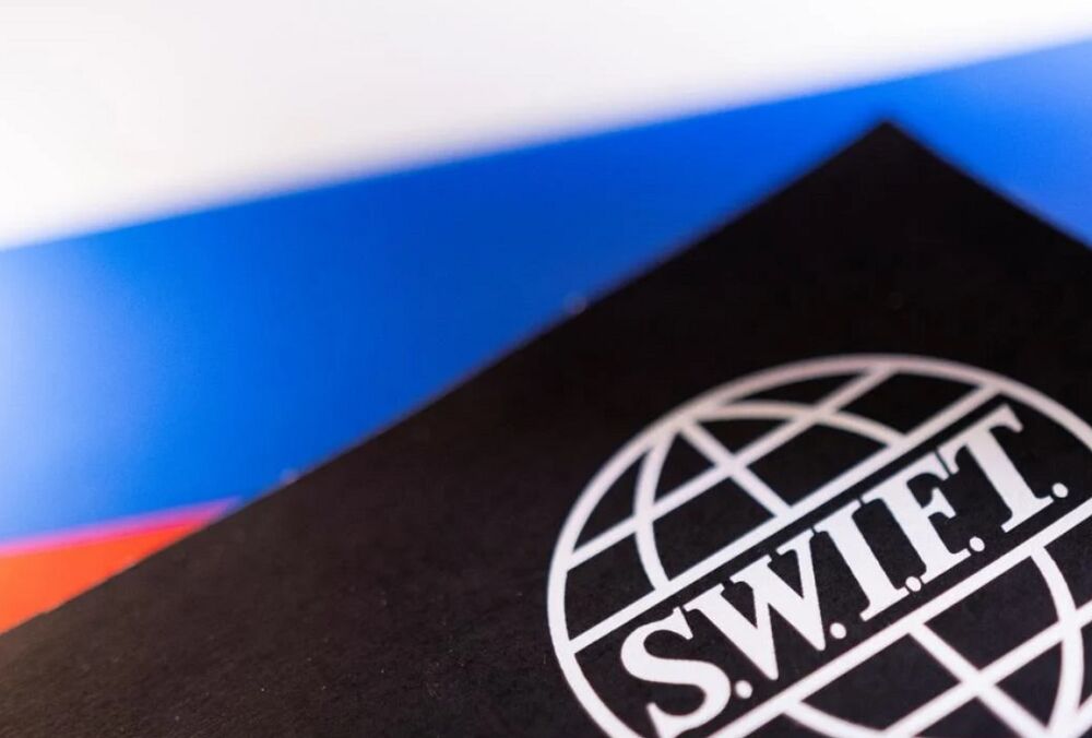 Стало известно, кому принадлежала инициатива отключения России от системы SWIFT