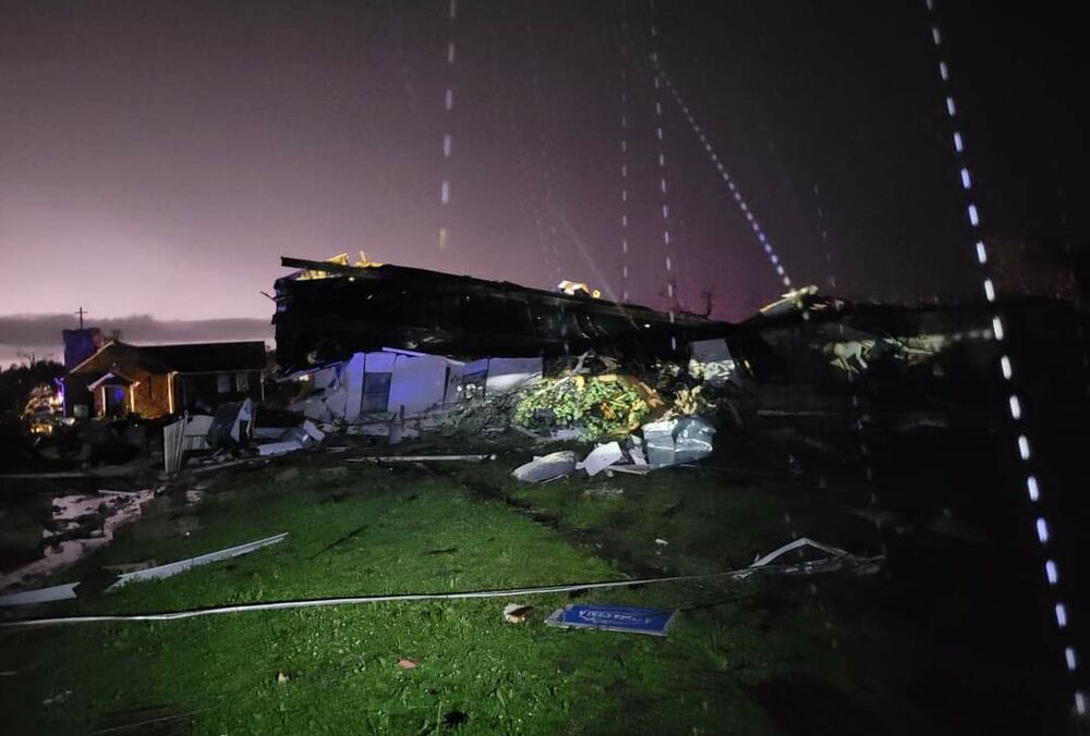 США страдают от мощных торнадо