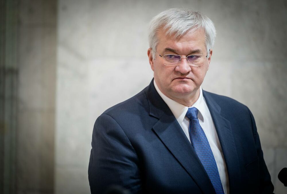 Российская армия, игнорируя ”перемирие”, атакует по всей линии фронта