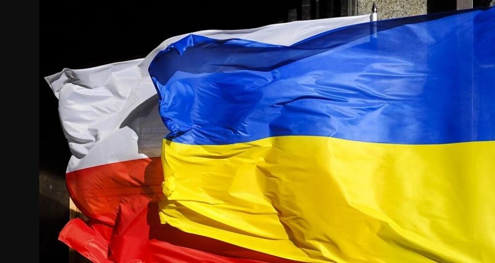 Соцопитування показало, скільки українських біженців у Польщі хочуть повернутися додому до зими
