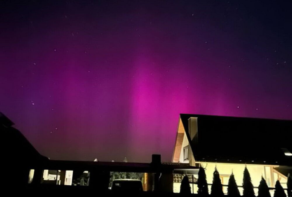 Ночью над Украиной снова видели потрясающее северное сияние: фото