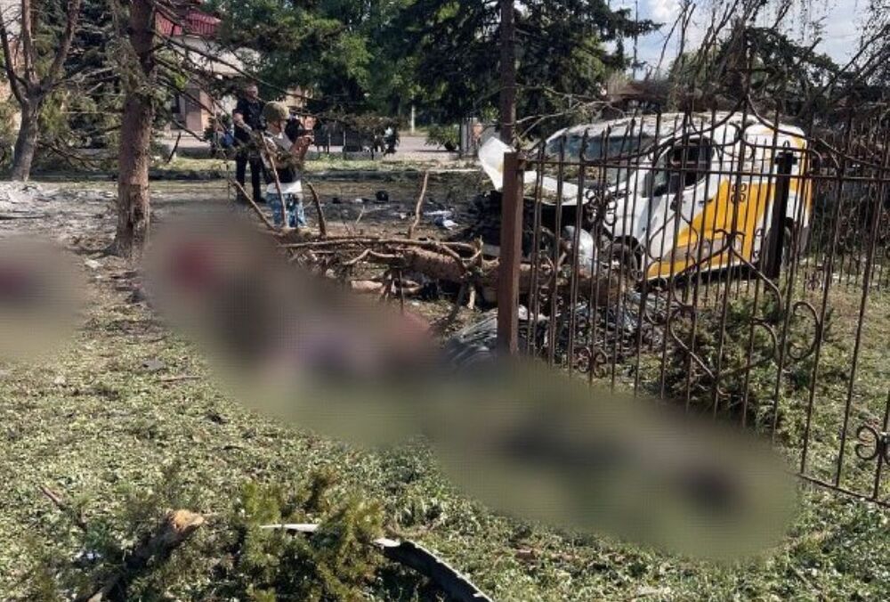 В Яровой россияне ударили по людям, получавшим пенсию: десятки погибших В Яровой россияне ударили по людям, получавшим пенсию: десятки погибших