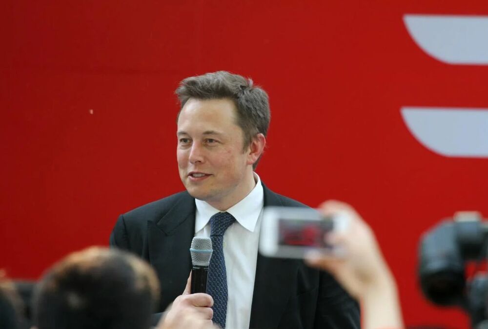 Маск закликав налагодити ”нормальні відносини” з РФ і налякав початком Третьої світової