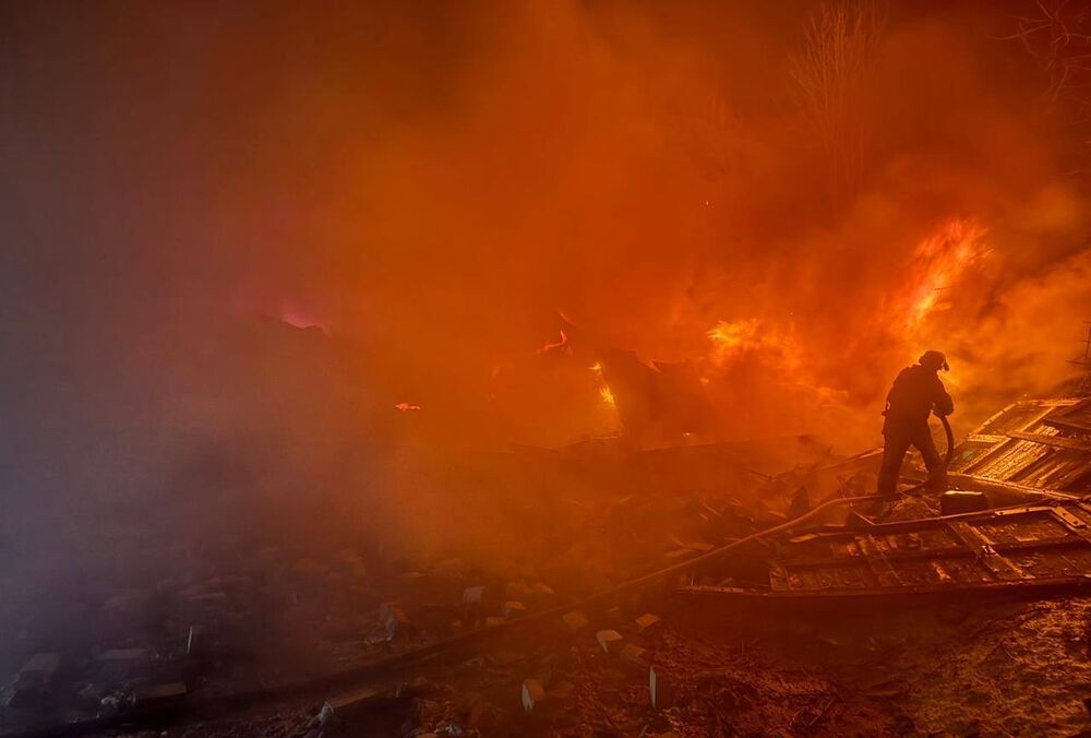 Через російські обстріли знеструмлено найбільшу котельню в Лозовій