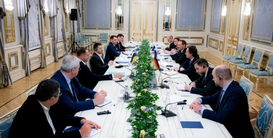 Зеленский: пришло время предметно договориться о прекращении войны на Донбассе Зеленский: пришло время предметно договориться о прекращении войны на Донбассе