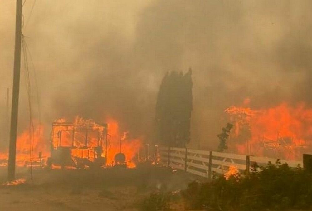 В Канаде пожар полностью уничтожил город после рекордной жары 