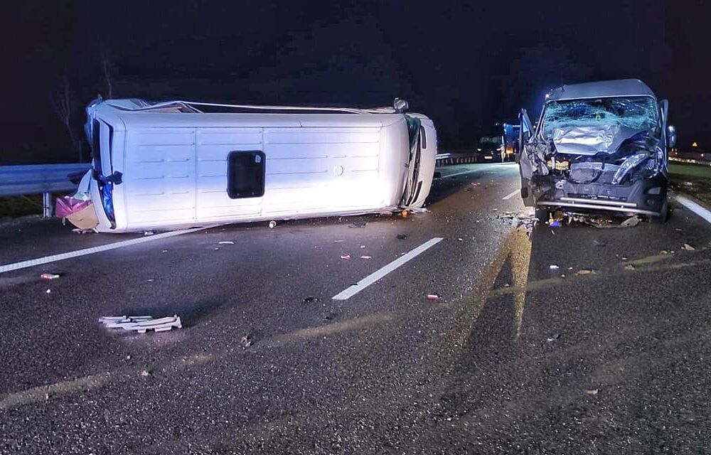 У Польщі зіткнулися мікроавтобуси з українцями