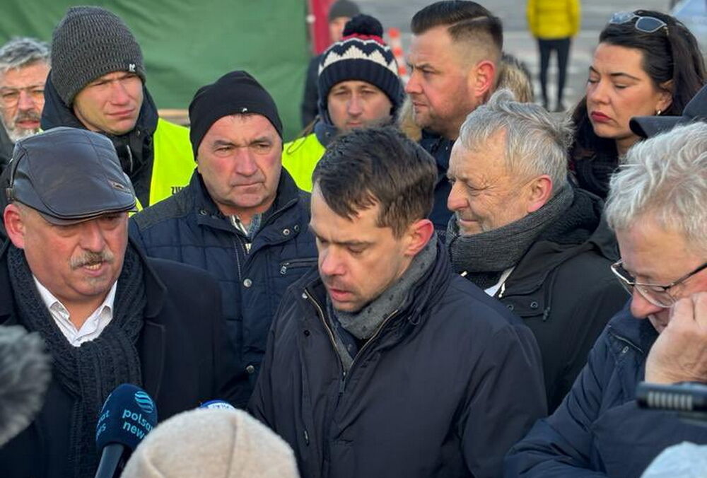 Польские фермеры согласились разблокировать пункт ”Шегини-Медика”