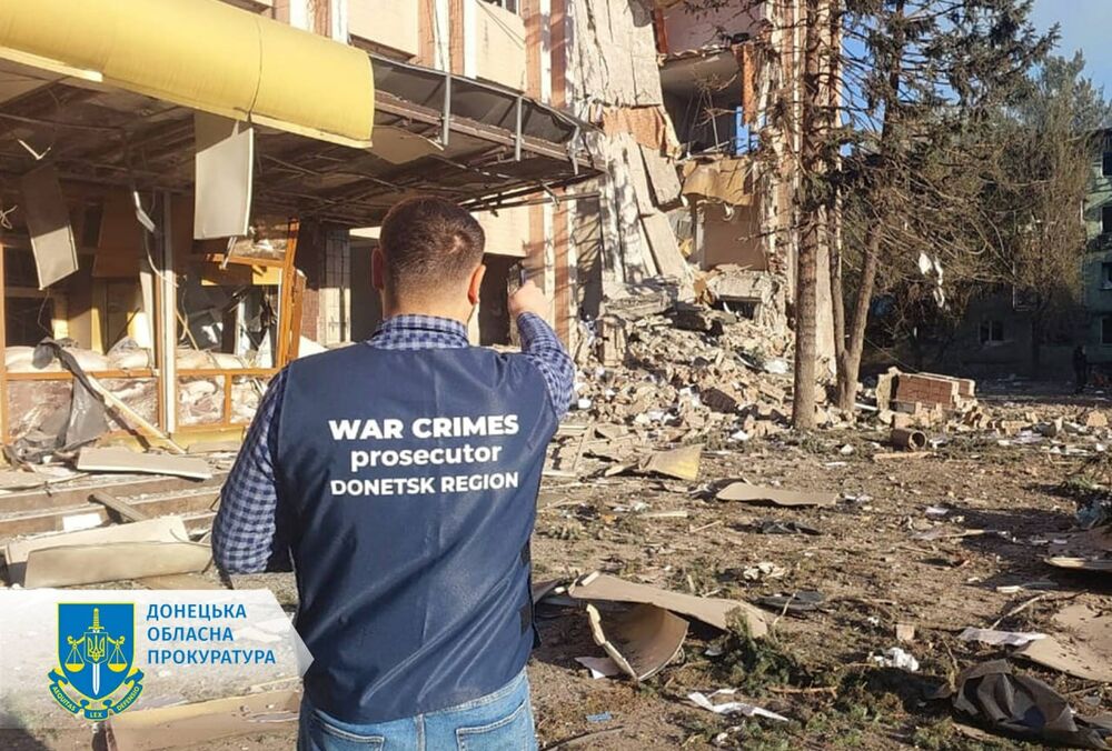 Российские военные ударили по домам в Доброполье