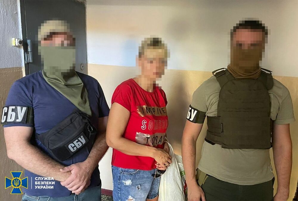 В Херсоне схватили вражескую агентку, корректировавшую удары по городу