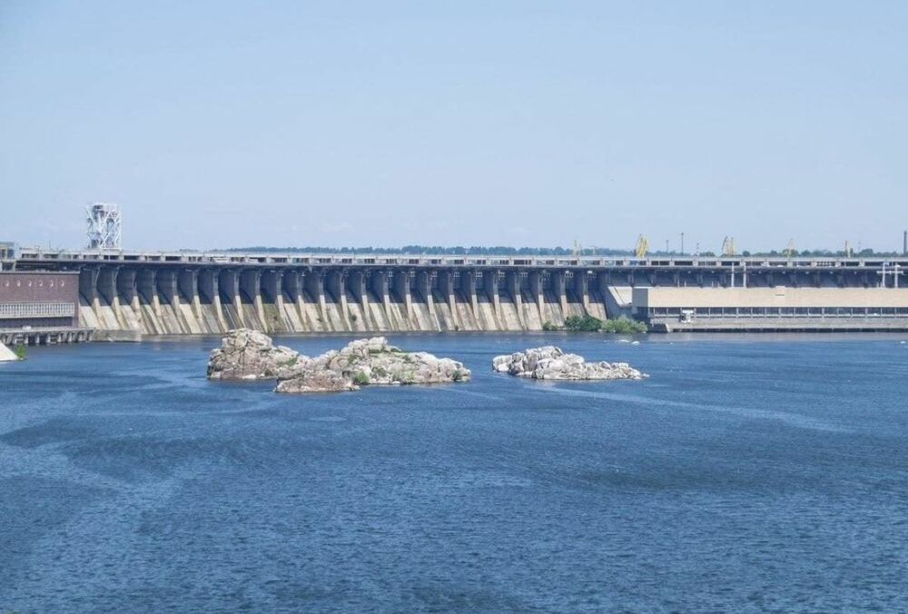 У Запоріжжі відновили рух греблею ДніпроГЕС