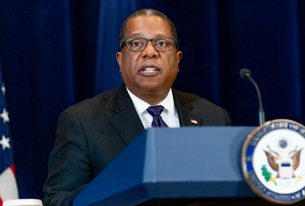 Официально: США разрешили Украине бить по России дальнобойным оружием