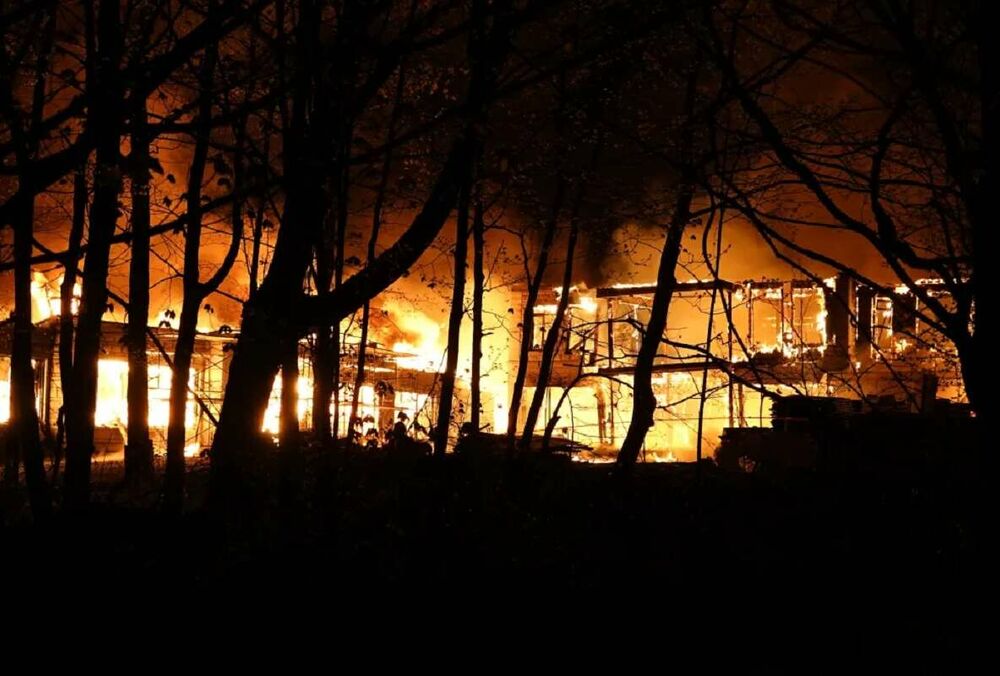 У Монреалі невідомі спалили маєток засновника PornHub - ФОТО