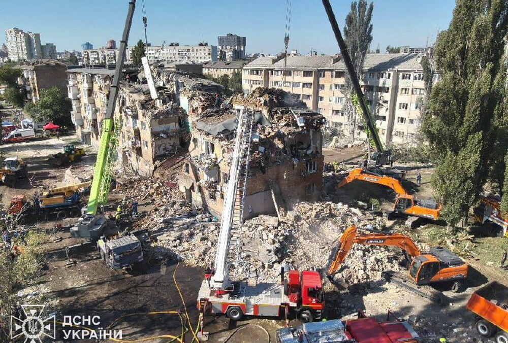 Чотирнадцять людей загинули, зруйновано п'ятиповерхівку: наслідки атаки на Київ