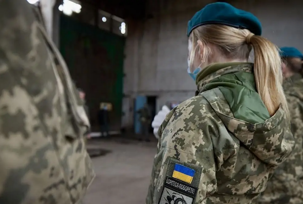 Жінка-військовослужбовець розповіла про сексуальні домагання та погрози з боку командування