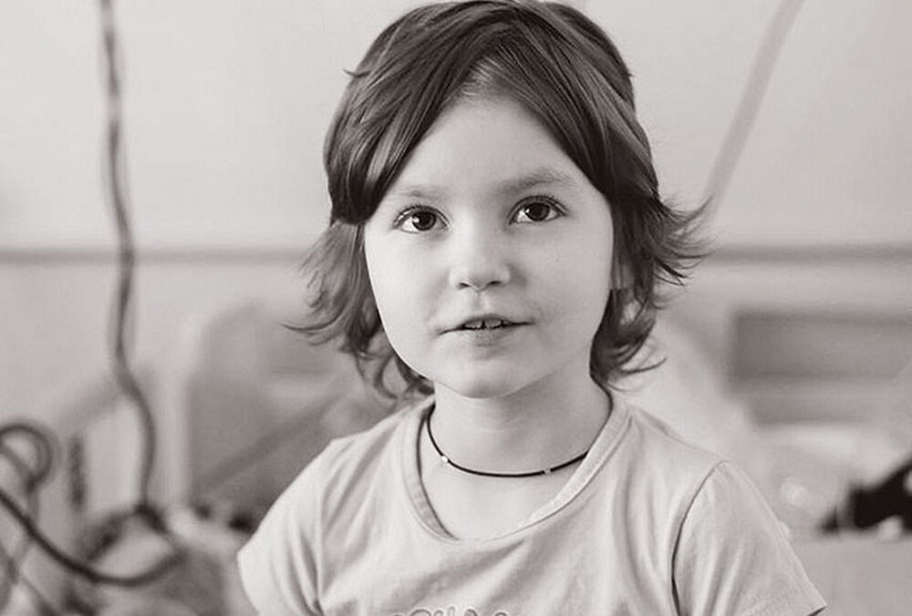 В Ізраїлі загинула родина бійця ЗСУ, що приїхала лікувати доньку від раку - в їх будинок влучила ракета Ірана