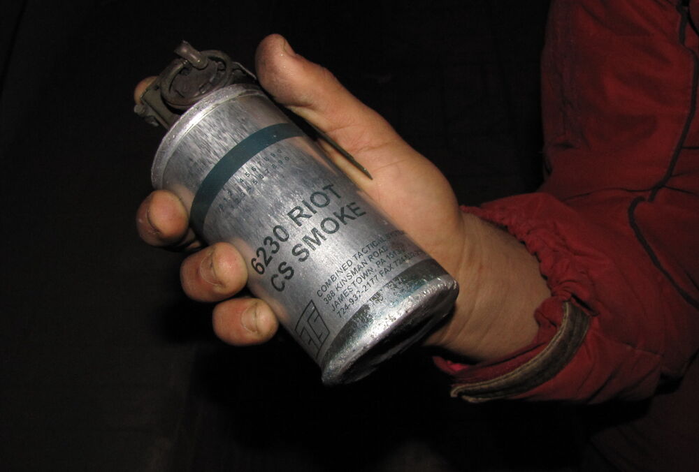 Россияне сбрасывают на бойцов ВСУ химические гранаты с ядовитым газом