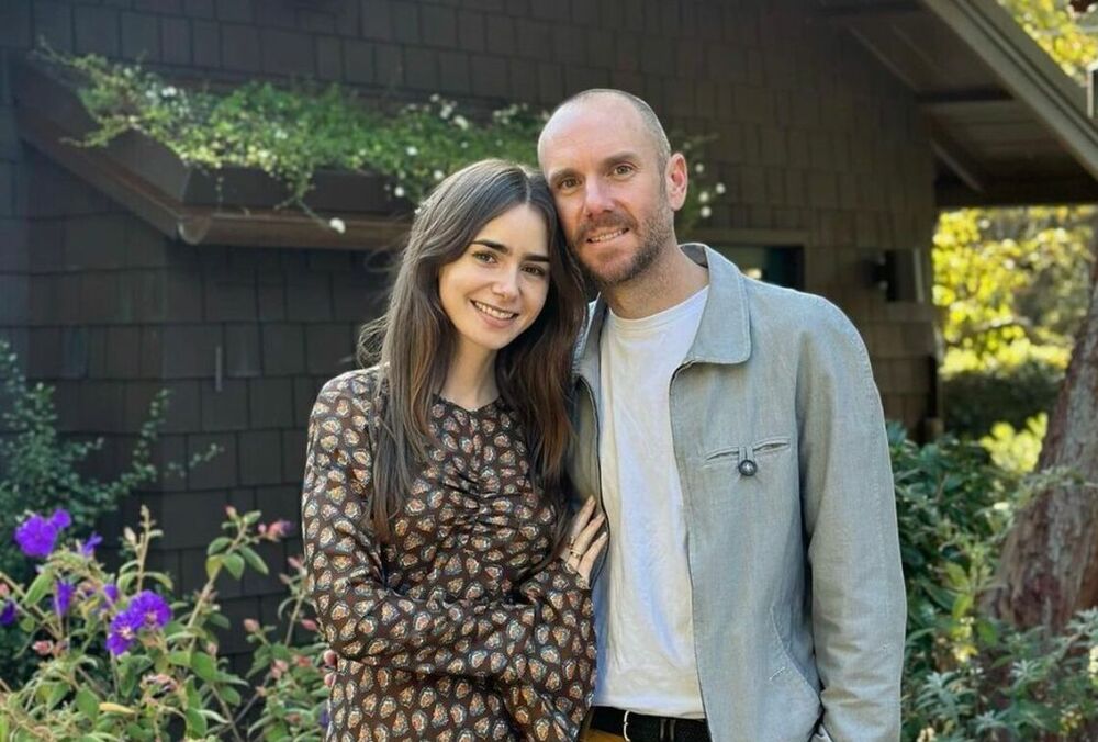 Родина Лілі Коллінз відповіла на критику через сурогатне материнство