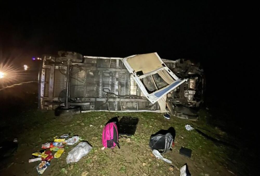 В Турции перевернулся автобус с нелегальными мигрантами