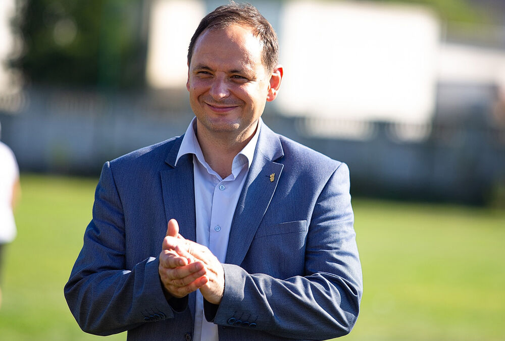 Мэр украинского города подвергся ”атаке” беременных женщин из-за громкого обещания  