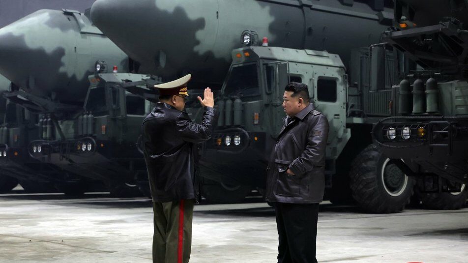 Кім Чен Ин наказав військовим бути готовими до нанесення ядерного удару