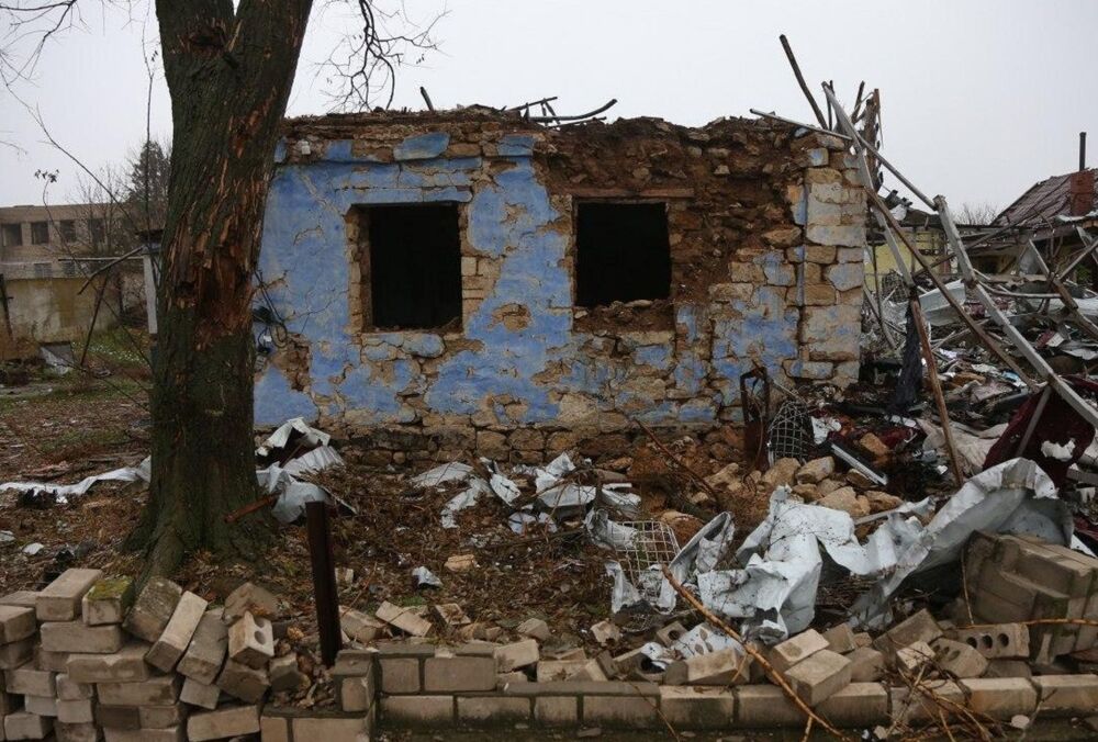 Россияне обстреляли школу и больницу в Николаевской области: погибли два подростка