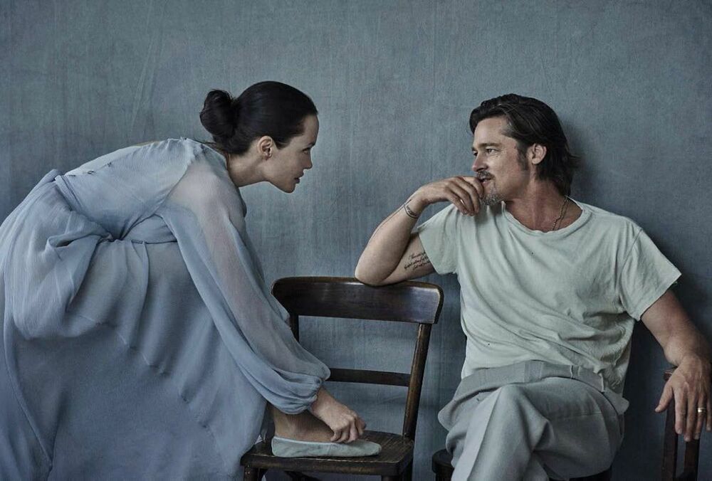 Анджеліна Джолі продала свою частку французького виноградника російському олігарху