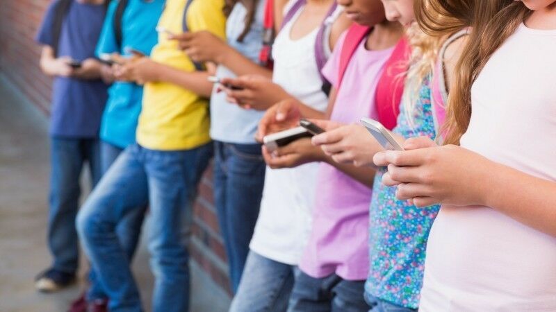 Россия вербует украинских детей при помощи игр в смартфоне