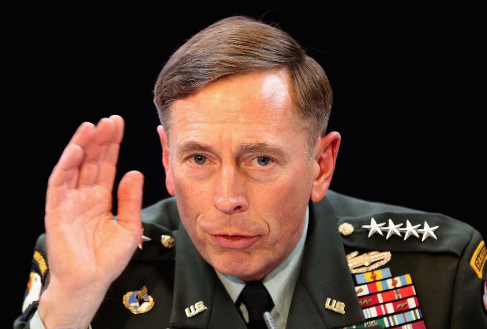 Армію РФ буде знищено: колишній глава ЦРУ спрогнозував відповідь на застосування Путіним ядерної зброї