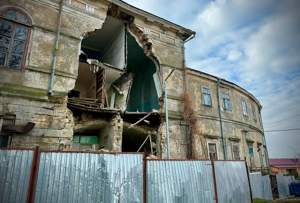 В Одесі обвалилася стіна інфекційної лікарні - пам'ятки архітектури національного значення: фото