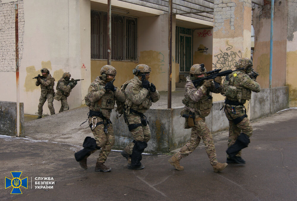 СБУ провела обучающую спецоперацию у границы с Беларусью СБУ провела обучающую спецоперацию у границы с Беларусью